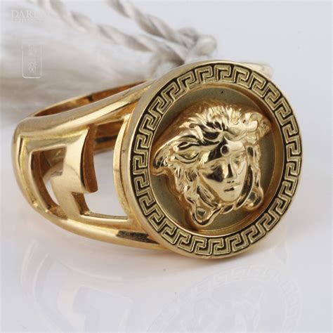 medalla versace oro|Versace Anillos Mujer .